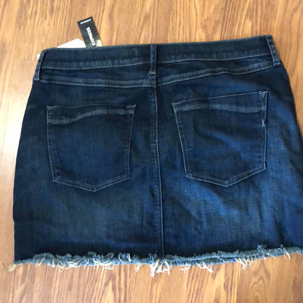 NWT Express Mid Rise Denim Mini - Picture 3 of 3